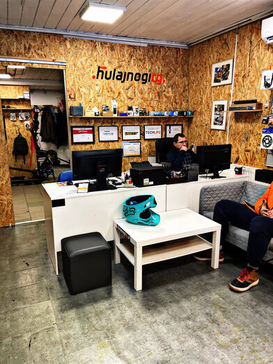 Sklep stacjonarny hulajnóg elektrycznych - hulajnogiTG 