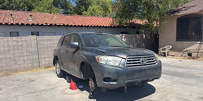 Abandoned vehicle towing service in Biltmore, AZ