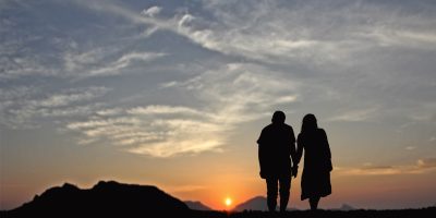 Ein Partnerschaftsvertrag ist für unverheiratete Paare wichtig.