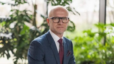Piotr Warmuła, dyrektor departamentu sprzedaży rynku maszyn i urządzeń w EFL.