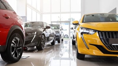 1 foto reklama, warta.pl, Dlaczego nowe samochody wreszcie tanieją – i czy to trwały trend?