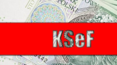 napis ksef na tle banknotów