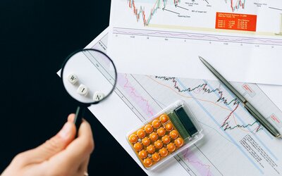 Tender performance dashboard tracking bid-to-win ratio and quality scores