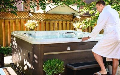 Comment bien traiter l’eau de son spa ? (filtration, pH, alcalinité, dureté de l’eau, désinfection)