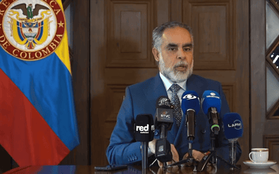 El ministro del Interior, Armando Benedetti, denuncia posible intervención ilegal de su teléfono celular