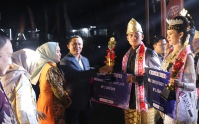 Ribuan Warga Padati Malam Penobatan Muli Mekhanai Lampung Barat 2026, Parosil: Jadilah Duta Budaya dan Pariwisata