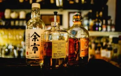 Una tendencia cada vez más extendida en las bodas: el bar de whisky o ginebra