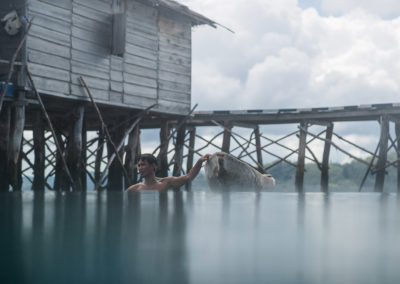 Mandara bajo jeune homme éco-tourisme