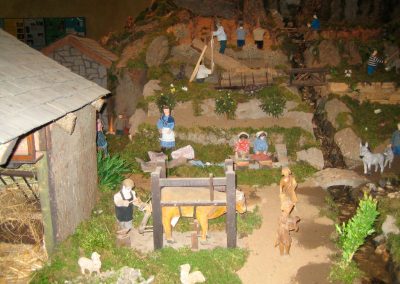 Hombre herrando una vaca en 2005.