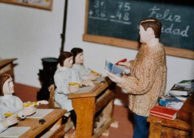 El profesor en la escuela en 2003.