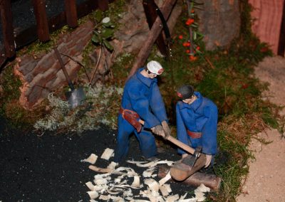 Preparando la madera en 2019.