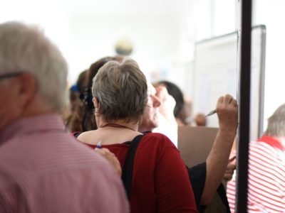 Netzwerk, Kaufbeuren, Ostallgäu, Demenz, Demenzhelferschulung, Schulung, Weltalzheimertag, Palliativ, stationär, ambulant, Hospiz, SAPV, Krankenhaus, Anschlussbehandlung, Rehabilitation, Altenheim, Pflegeheim, Versorgung, Senioren, Aktivitäten, Pflege, Pflegeservice, Hospitalstiftung, Seniorenbeirat, Seniorenbüro, Hilfe, pflegende Angehörige, Alzheimer, Betreuung, Unterstützung zu Hause, haushaltsnahe Dienstleistungen, Unterstützung im Alter, Demenzkrank, Hilfe bei Demenz, Beratung, Seniorenbegleiter, Besuchsdient, ehrenamtlich, Helfer, vernetzt