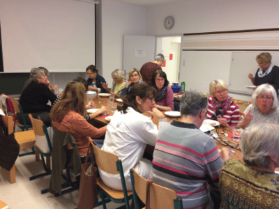 Netzwerk, Kaufbeuren, Ostallgäu, Demenz, Demenzhelferschulung, Schulung, Weltalzheimertag, Palliativ, stationär, ambulant, Hospiz, SAPV, Krankenhaus, Anschlussbehandlung, Rehabilitation, Altenheim, Pflegeheim, Versorgung, Senioren, Aktivitäten, Pflege, Pflegeservice, Hospitalstiftung, Seniorenbeirat, Seniorenbüro, Hilfe, pflegende Angehörige, Alzheimer, Betreuung, Unterstützung zu Hause, haushaltsnahe Dienstleistungen, Unterstützung im Alter, Demenzkrank, Hilfe bei Demenz, Beratung, Seniorenbegleiter, Besuchsdient, ehrenamtlich, Helfer, vernetzt