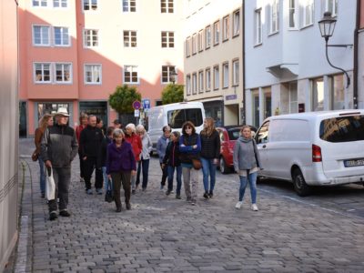 Netzwerk, Kaufbeuren, Ostallgäu, Demenz, Demenzhelferschulung, Schulung, Weltalzheimertag, Palliativ, stationär, ambulant, Hospiz, SAPV, Krankenhaus, Anschlussbehandlung, Rehabilitation, Altenheim, Pflegeheim, Versorgung, Senioren, Aktivitäten, Pflege, Pflegeservice, Hospitalstiftung, Seniorenbeirat, Seniorenbüro, Hilfe, pflegende Angehörige, Alzheimer, Betreuung, Unterstützung zu Hause, haushaltsnahe Dienstleistungen, Unterstützung im Alter, Demenzkrank, Hilfe bei Demenz, Beratung, Seniorenbegleiter, Besuchsdient, ehrenamtlich, Helfer, vernetzt