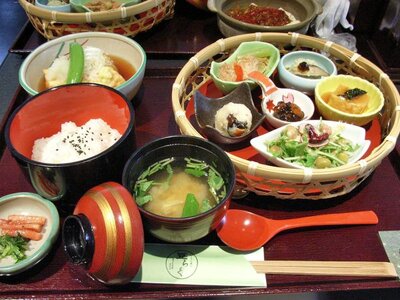 とうふ遊び豆らく