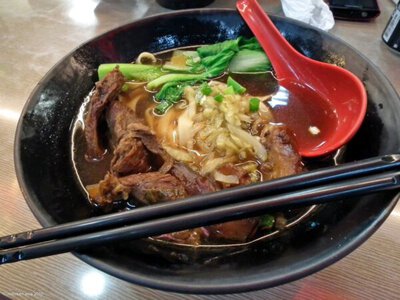 手打ち牛筋麺