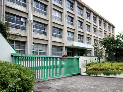 【中学校】屋外・屋内監視カメラシステム