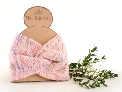 Detta pannbandet är åt det tunnare hållet och luftig med en riktigt mjuk känsla. Det är underbart året om!