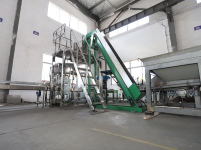 Automatic packaging machine