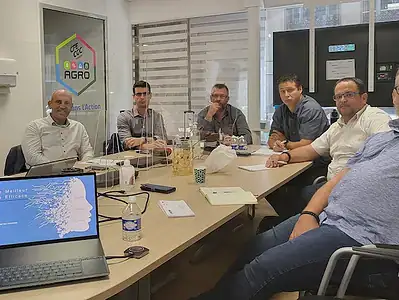 Yann Fernandez en formation média-training face à un groupe