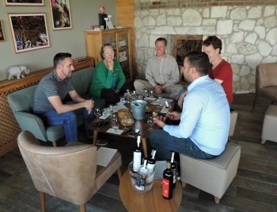 Agronomist leading a tasting at Arcadia Vineyards