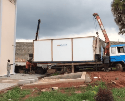 Déchargement et pose sur les fondations