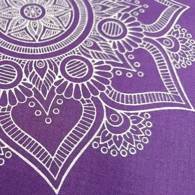 lila meditációs párna, mandala mintával - Image 3