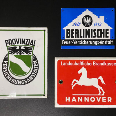 Konvolut: Drei emaillierte Versicherungsschilder um 1950 (Berlinische, Brandkasse Hannover, Provinzial)