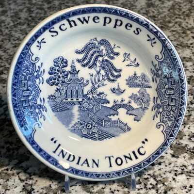 SCHWEPPES Indian Tonic - Reklame-Ascher um 1960 mit Chinoiserie-Szene
