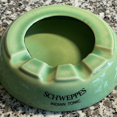Seltener SCHWEPPES (Indian Tonic, Ginger Ale, Soda Water) Aschenteller, um 1950 (Rouge Fontaine, Belgien)
