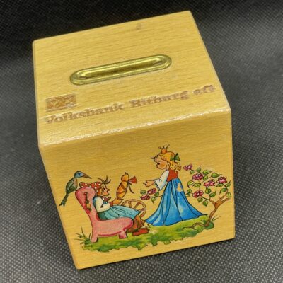 Volksbank Bitburg - Spardose aus Holz, Hänsel & Grethel, Dornröschen. 1930er Jahre