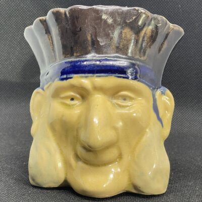 Richter als Spardose - Büste aus glasierter Keramik, wohl Frankreich, um 1900