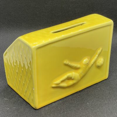 Fußballtor als Spardose, Keramik aus Saint-Clément (Gelb), Frankreich um 1950