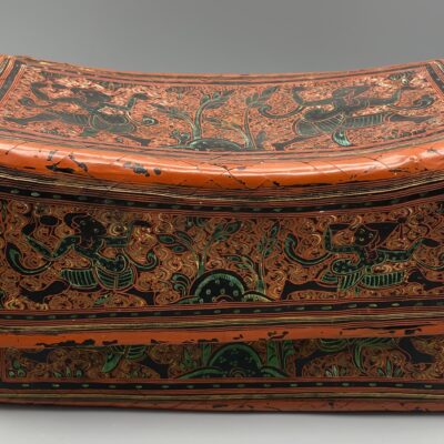 Selten schöne, alte burmesische Kissendose, Lackdose (I)