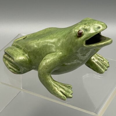 Sehr schöner Frosch als Spardose, alte Keramik aus Vallauris, unlesbares Atelier