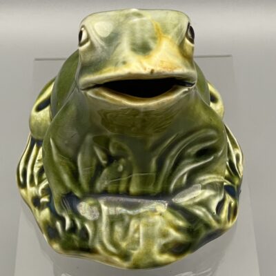 Seltene Keramik-Spardose: Frosch (Onnaing, Frankreich), um 1900