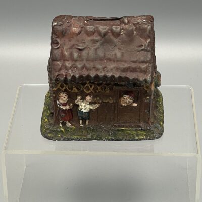 Hänsel und Gretel, Hexenhaus / Lebkuchenhaus. Gusseisen, polychrom bemalt. Wohl Deutschland, um 1890