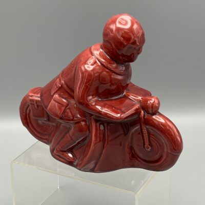 Seltene Keramik-Spardose (rot) - Motorradfahrer, Polizei, Gendarmerie - Frankreich um 1950 (Saint Clément?)