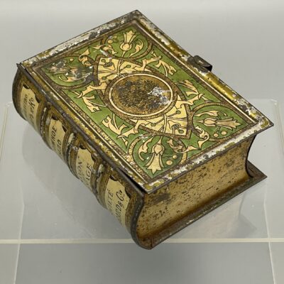 Société Brocard, Blechdose für Seife, um 1890 - In Buchform. Mit russischem Doppeladler.