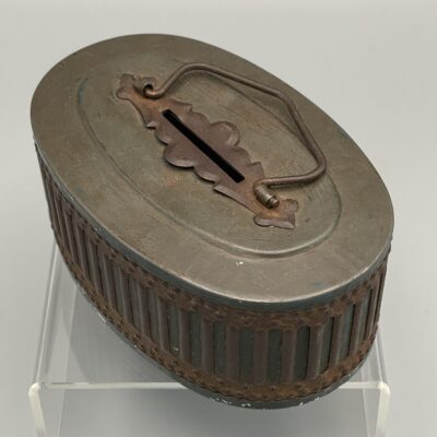 Jugendstil Blechdose, Spardose, komplett mit Schlüssel, wohl Deutschland, um 1890/1900