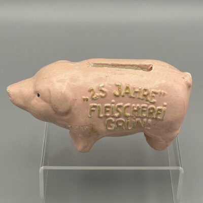 Seltenes Sparschwein aus Keramik: 25 Jahre Metzgerei Grün, um 1910-1920
