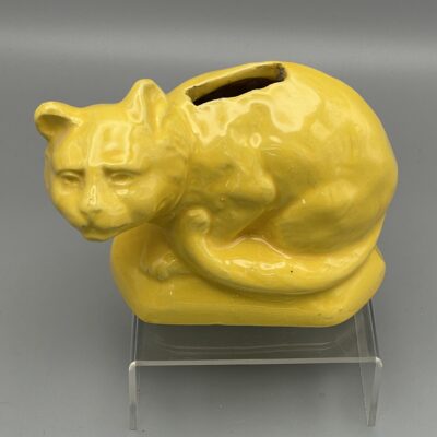Knallgelbe Katze aus Steinzeug / Keramik, Spardose verm. Saint Clément, Frankreich um 1930
