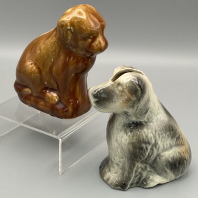 Hunde-Duo aus Keramik, Spardosen, wohl Frankreich um 1940/50