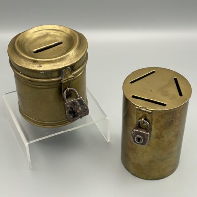 Konvolut: Zwei Spendenbüchsen, Spendendosen aus Messing, um 1890/1900, Opferbüchse, Spardose