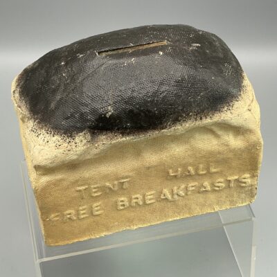 Seltene Sammelbüchse in Form eines Brotes, "Evangelical Schemes", Glasgow, Schottland um 1930/40