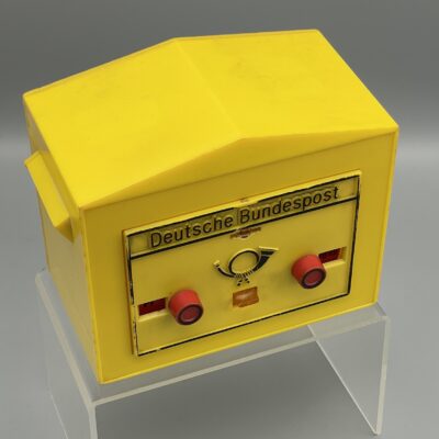 Briefkasten der Bundespost als Spardose (Simex, Kunststoff), 1970er Jahre