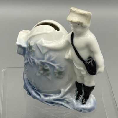 Nackedei an Osterei - Seltene, antike Porzellan-Spardose aus der ehemaligen Tschechoslowakei, um 1900