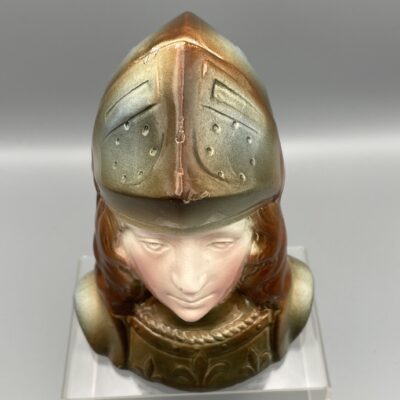 Jeanne d'Arc - Keramikfigur als Spardose, Sarreguemines um 1900 mit braun-grauer Glasur, um 1900