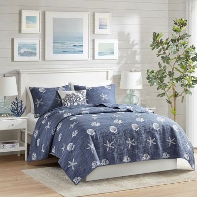 Harbor House Blue Seaside 4 Piece Cotton Reversible Embroidered Quilt Set with Throw Pillow in Navy, Full/Queen HH13-1835
