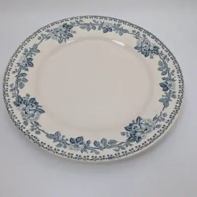 Plat Terre de Fer St Amand modèle Guadeloupe décor floral bleu grisé ancien